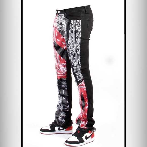 Cooper 9 506 Bandanna Stack Jeans

Color: Black

Style #2250602 - Picture 2 of 3